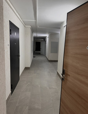 Продам двухкомнатную (2-комн.) квартиру, Лесопарковая ул, 43к2, Красноярск г