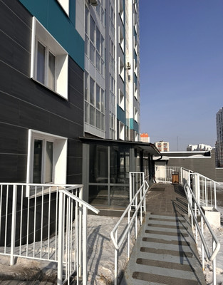 Продам двухкомнатную (2-комн.) квартиру, Лесопарковая ул, 43к2, Красноярск г