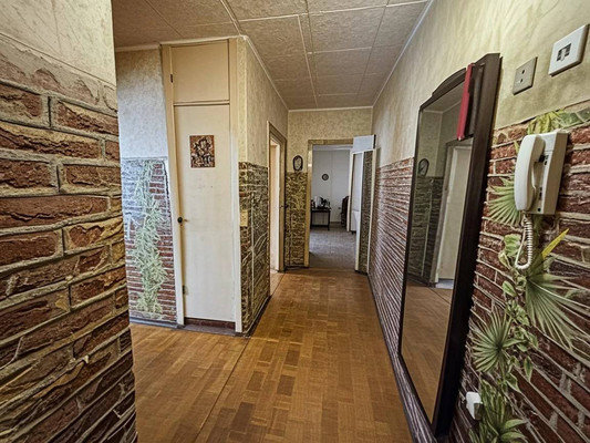 Продам трехкомнатную (3-комн.) квартиру, Краснококшайская ул, 158, Казань г