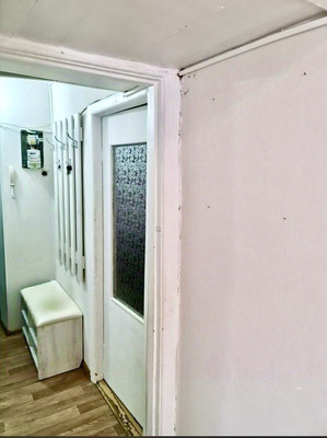 Продам двухкомнатную (2-комн.) квартиру, Гайдара ул, 4, Симферополь г