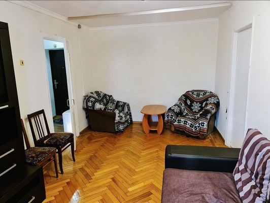 Продам двухкомнатную (2-комн.) квартиру, Гайдара ул, 4, Симферополь г