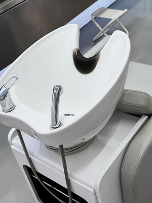 Продам салон красоты 77,7 м2, Клиническая ул, 1911кА, Калининград г