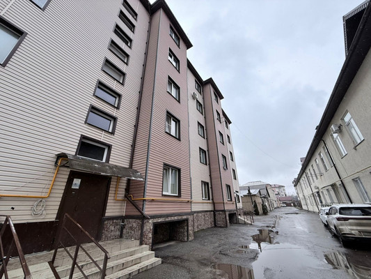 Продам двухкомнатную (2-комн.) квартиру, А.А.Кадырова ул, 2/1, Нальчик г