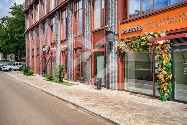 Продам коммерческое помещение 68 м2, Казакова ул, 7, Москва г