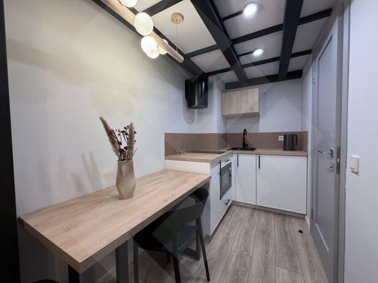 Продам коммерческое помещение 122 м2, Казакова ул, 7, Москва г