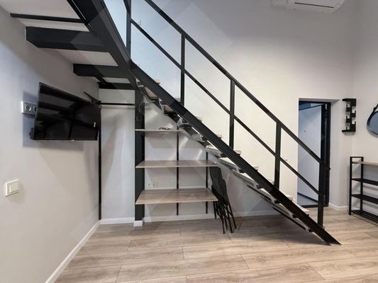 Продам коммерческое помещение 122 м2, Казакова ул, 7, Москва г