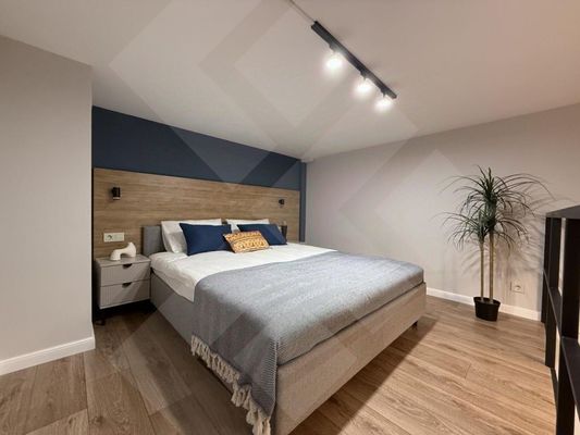 Продам коммерческое помещение 122 м2, Казакова ул, 7, Москва г