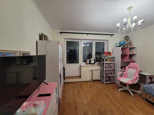 Продам однокомнатную (1-комн.) квартиру, Ледовая ул, 11, Ханты-Мансийск г