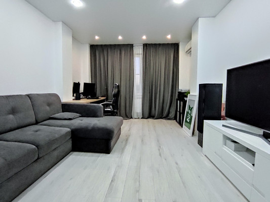 Продам двухкомнатную (2-комн.) квартиру, Таганрогская ул, 132к3, Ростов-на-Дону г