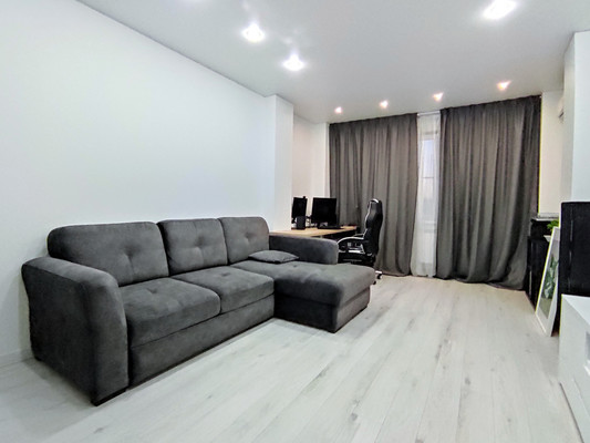 Продам двухкомнатную (2-комн.) квартиру, Таганрогская ул, 132к3, Ростов-на-Дону г