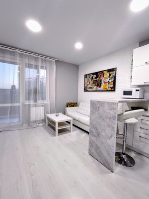 Продам двухкомнатную (2-комн.) квартиру, Таганрогская ул, 132к3, Ростов-на-Дону г