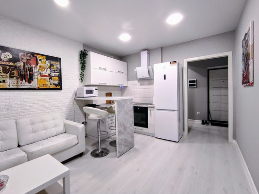 Продам двухкомнатную (2-комн.) квартиру, Таганрогская ул, 132к3, Ростов-на-Дону г