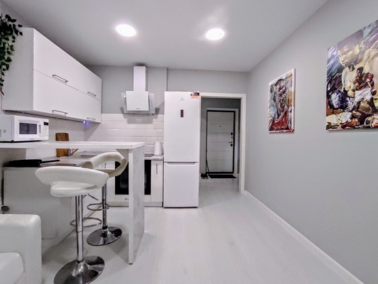 Продам двухкомнатную (2-комн.) квартиру, Таганрогская ул, 132к3, Ростов-на-Дону г