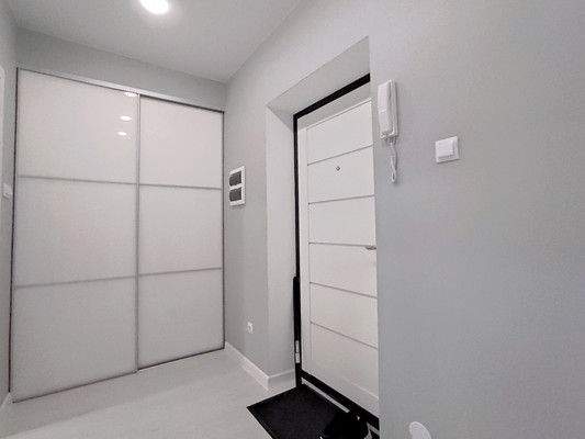 Продам двухкомнатную (2-комн.) квартиру, Таганрогская ул, 132к3, Ростов-на-Дону г