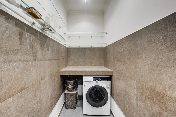 Продам однокомнатную (1-комн.) квартиру, Нахимовский пр-кт, 73, Москва г