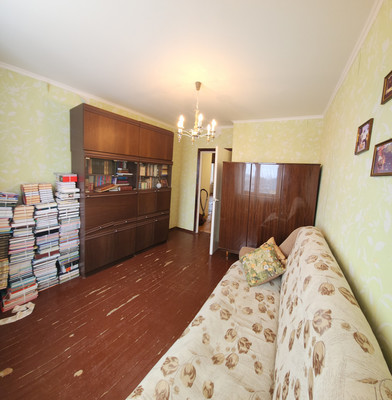 Продам трехкомнатную (3-комн.) квартиру, 14, Воскресенское д