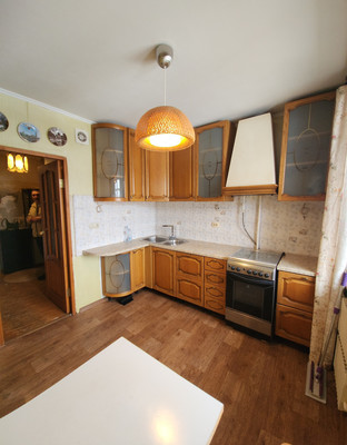 Продам трехкомнатную (3-комн.) квартиру, 14, Воскресенское д