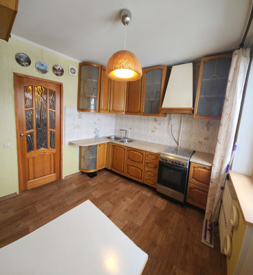 Продам трехкомнатную (3-комн.) квартиру, 14, Воскресенское д