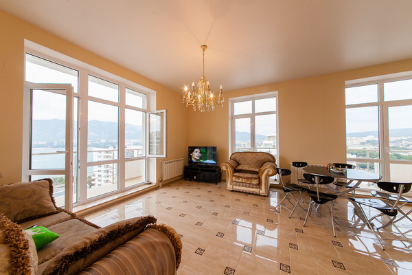 Сдам трехкомнатную (3-комн.) квартиру, Красногвардейская ул, 36, Геленджик г