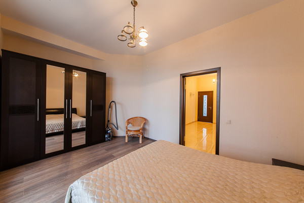 Сдам трехкомнатную (3-комн.) квартиру, Красногвардейская ул, 36, Геленджик г