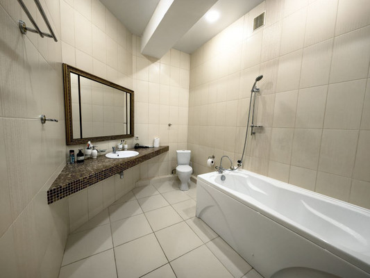 Сдам трехкомнатную (3-комн.) квартиру, Красногвардейская ул, 36, Геленджик г