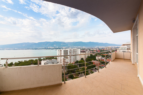 Сдам трехкомнатную (3-комн.) квартиру, Красногвардейская ул, 36, Геленджик г