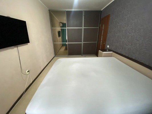 Сдам двухкомнатную (2-комн.) квартиру, Подвойского ул, 123, Тихорецк г