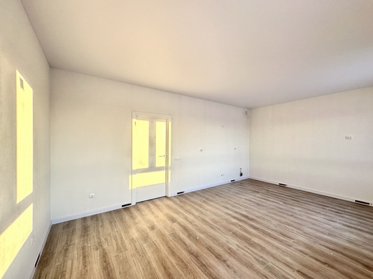 Продам однокомнатную (1-комн.) квартиру, Елены Сагандуковой ул, 10кк2, Ханты-Мансийск г