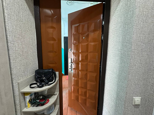 Продам трехкомнатную (3-комн.) квартиру, Железнодорожная ул, 49, Кропоткин г