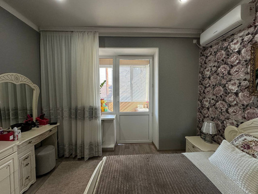 Продам трехкомнатную (3-комн.) квартиру, Железнодорожная ул, 49, Кропоткин г