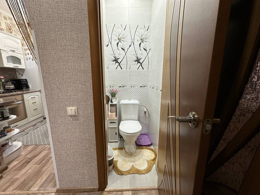 Продам трехкомнатную (3-комн.) квартиру, Железнодорожная ул, 49, Кропоткин г