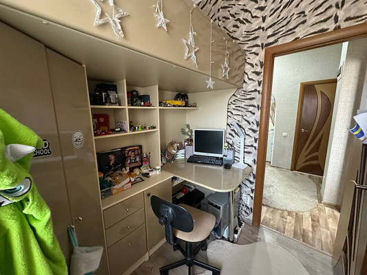 Продам трехкомнатную (3-комн.) квартиру, Железнодорожная ул, 49, Кропоткин г