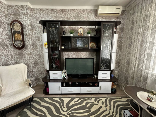 Продам трехкомнатную (3-комн.) квартиру, Железнодорожная ул, 49, Кропоткин г