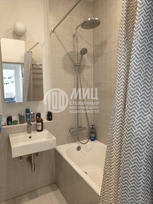 Продам двухкомнатную (2-комн.) квартиру, Хамовнический Вал ул, 16, Москва г