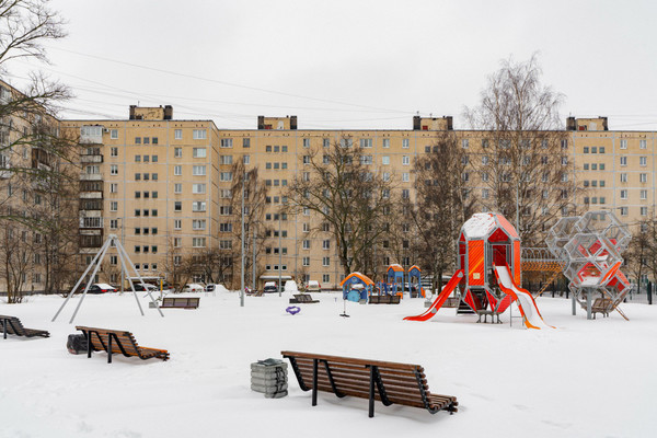 Продам трехкомнатную (3-комн.) квартиру, Загребский б-р, 33к2, Санкт-Петербург г