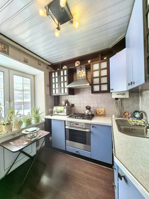 Продам двухкомнатную (2-комн.) квартиру, Парковая ул, 57кБ, Слащево д