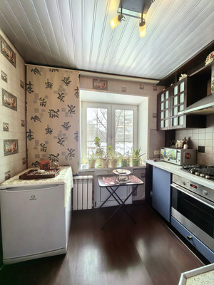 Продам двухкомнатную (2-комн.) квартиру, Парковая ул, 57кБ, Слащево д