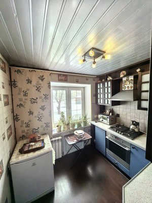 Продам двухкомнатную (2-комн.) квартиру, Парковая ул, 57кБ, Слащево д