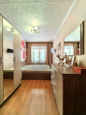 Продам двухкомнатную (2-комн.) квартиру, Парковая ул, 57кБ, Слащево д