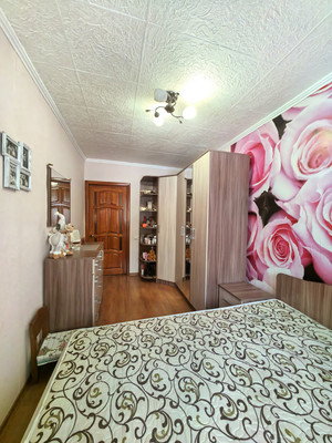 Продам двухкомнатную (2-комн.) квартиру, Парковая ул, 57кБ, Слащево д