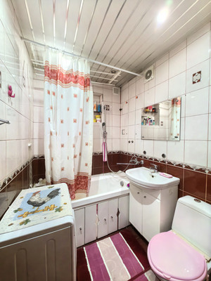 Продам двухкомнатную (2-комн.) квартиру, Парковая ул, 57кБ, Слащево д