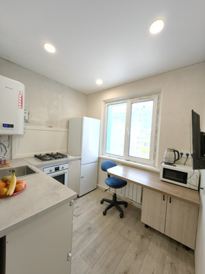 Продам двухкомнатную (2-комн.) квартиру, Челюскина ул, 27А, Казань г