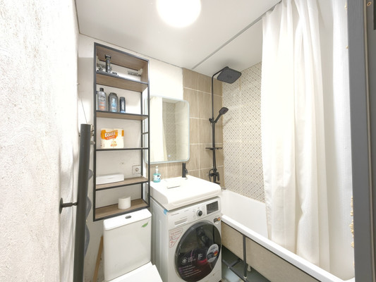 Продам двухкомнатную (2-комн.) квартиру, Челюскина ул, 27А, Казань г