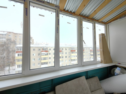 Продам двухкомнатную (2-комн.) квартиру, Челюскина ул, 27А, Казань г