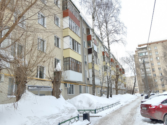 Продам двухкомнатную (2-комн.) квартиру, Челюскина ул, 27А, Казань г