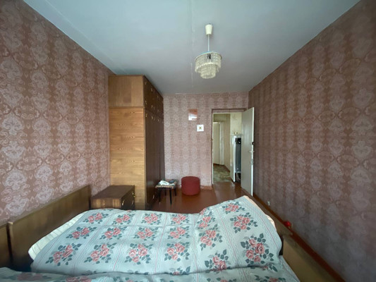 Продам трехкомнатную (3-комн.) квартиру, Куйбышева ул, 117А, Калининград г