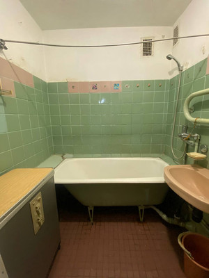 Продам трехкомнатную (3-комн.) квартиру, Куйбышева ул, 117А, Калининград г