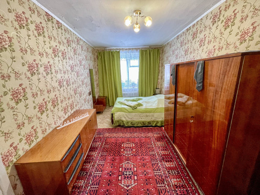 Продам трехкомнатную (3-комн.) квартиру, 2-й Микрорайон ул, 23, Эльбан рп