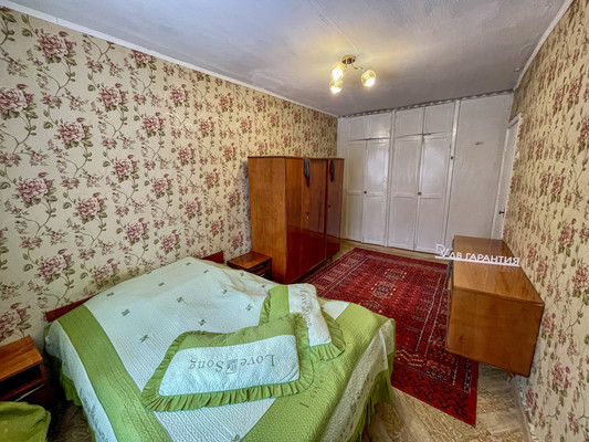 Продам трехкомнатную (3-комн.) квартиру, 2-й Микрорайон ул, 23, Эльбан рп