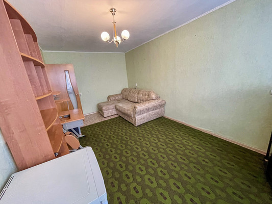 Продам трехкомнатную (3-комн.) квартиру, 2-й Микрорайон ул, 23, Эльбан рп